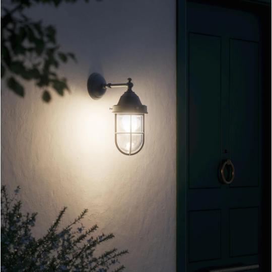 fekete angol cottage vintage angol amerikai stilusu kulteri falikar lampa bejarat terasz vizallo kerti vilagitas hazfalra mediterran country.jpg
